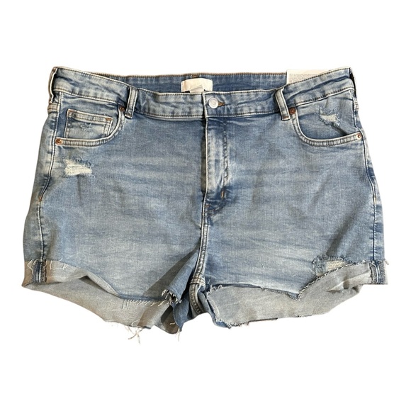H&M Distressed Mom Fit Stretch Jean Shorts Cuffed High Rise Light Wash Size 18 - Picture 1 of 12
